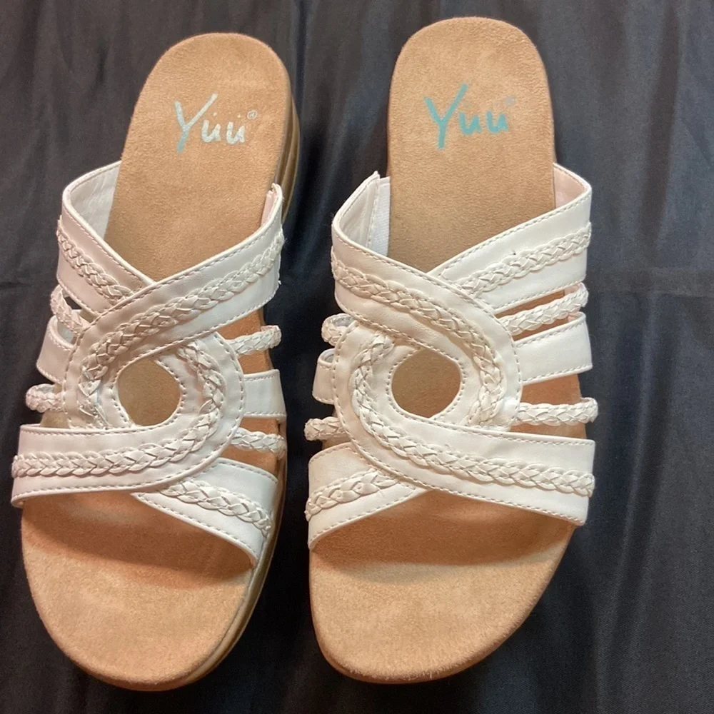 Yuu White Slide/Sandal “Jordan” NWOT